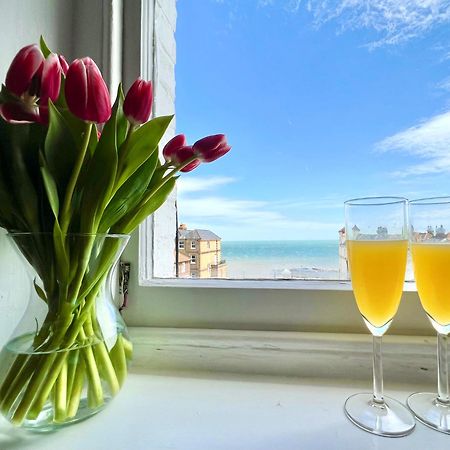 Central, Seaview Apartment, 3 Beds, 2 Baths, Kid & Dog Friendly At The Lookout Broadstairs Dış mekan fotoğraf