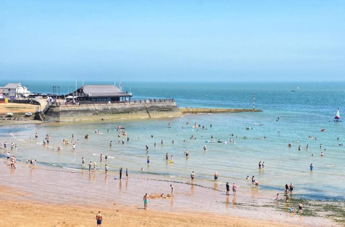 Central, Seaview Apartment, 3 Beds, 2 Baths, Kid & Dog Friendly At The Lookout Broadstairs Dış mekan fotoğraf