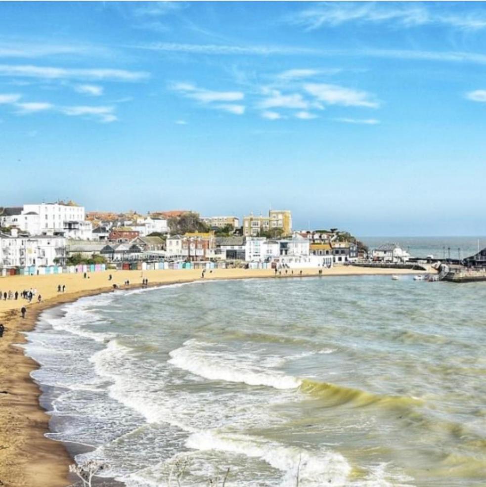 Central, Seaview Apartment, 3 Beds, 2 Baths, Kid & Dog Friendly At The Lookout Broadstairs Dış mekan fotoğraf