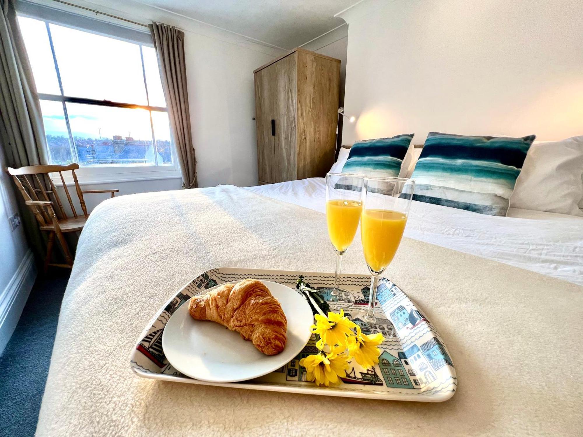 Central, Seaview Apartment, 3 Beds, 2 Baths, Kid & Dog Friendly At The Lookout Broadstairs Dış mekan fotoğraf