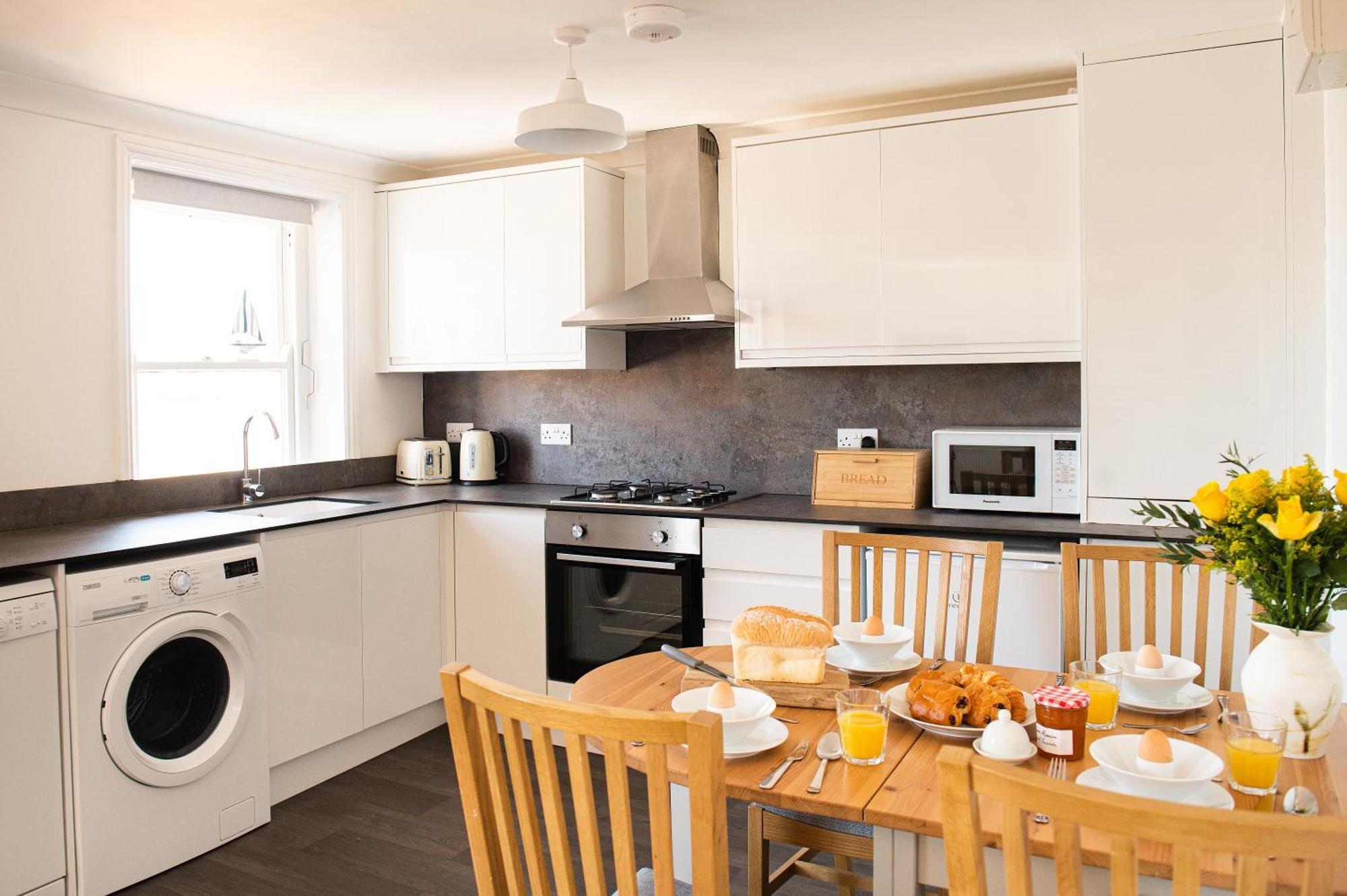 Central, Seaview Apartment, 3 Beds, 2 Baths, Kid & Dog Friendly At The Lookout Broadstairs Dış mekan fotoğraf