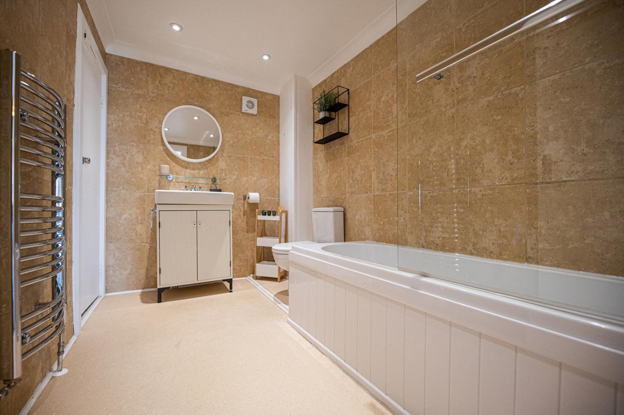 Central, Seaview Apartment, 3 Beds, 2 Baths, Kid & Dog Friendly At The Lookout Broadstairs Dış mekan fotoğraf