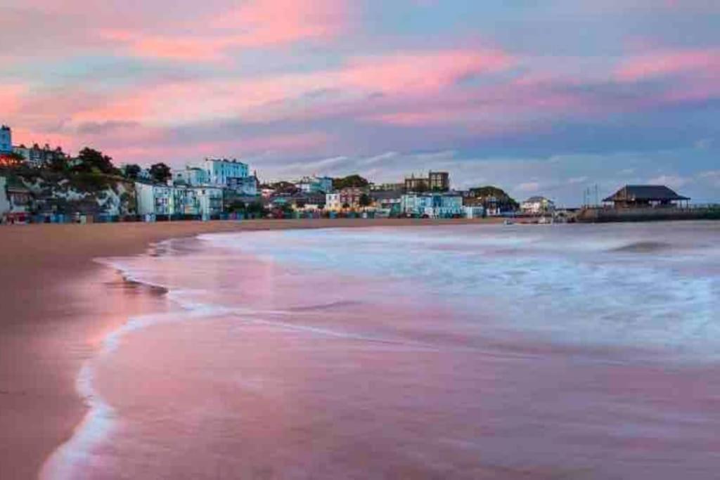 Central, Seaview Apartment, 3 Beds, 2 Baths, Kid & Dog Friendly At The Lookout Broadstairs Dış mekan fotoğraf