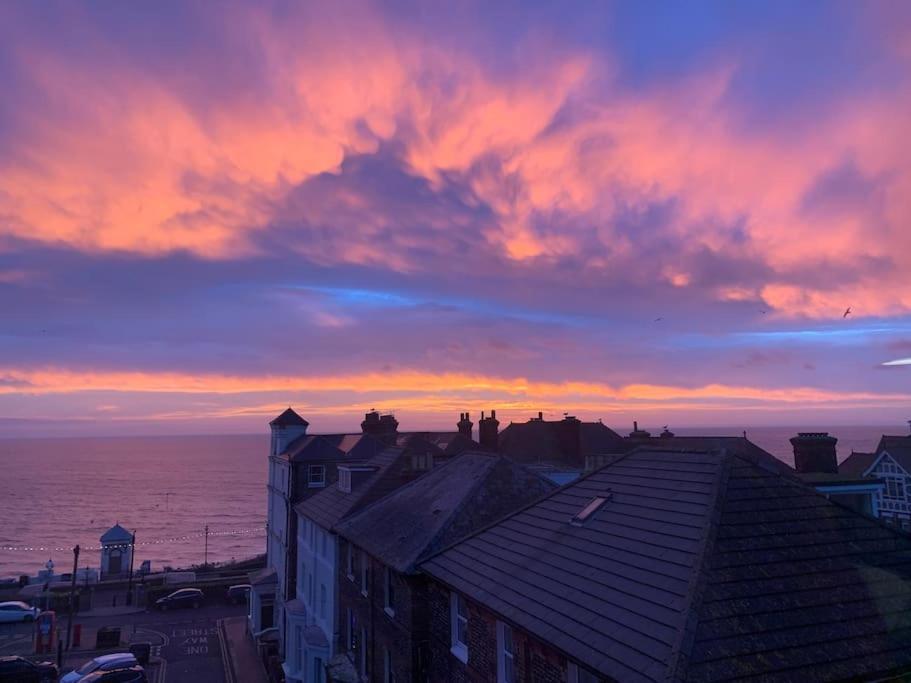 Central, Seaview Apartment, 3 Beds, 2 Baths, Kid & Dog Friendly At The Lookout Broadstairs Dış mekan fotoğraf