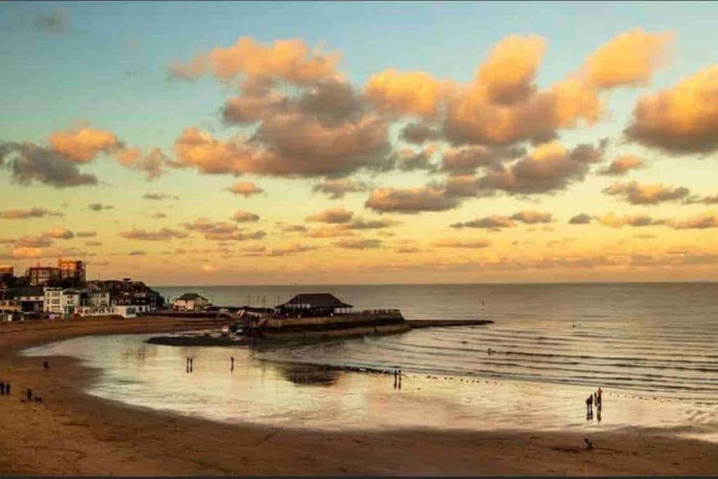 Central, Seaview Apartment, 3 Beds, 2 Baths, Kid & Dog Friendly At The Lookout Broadstairs Dış mekan fotoğraf