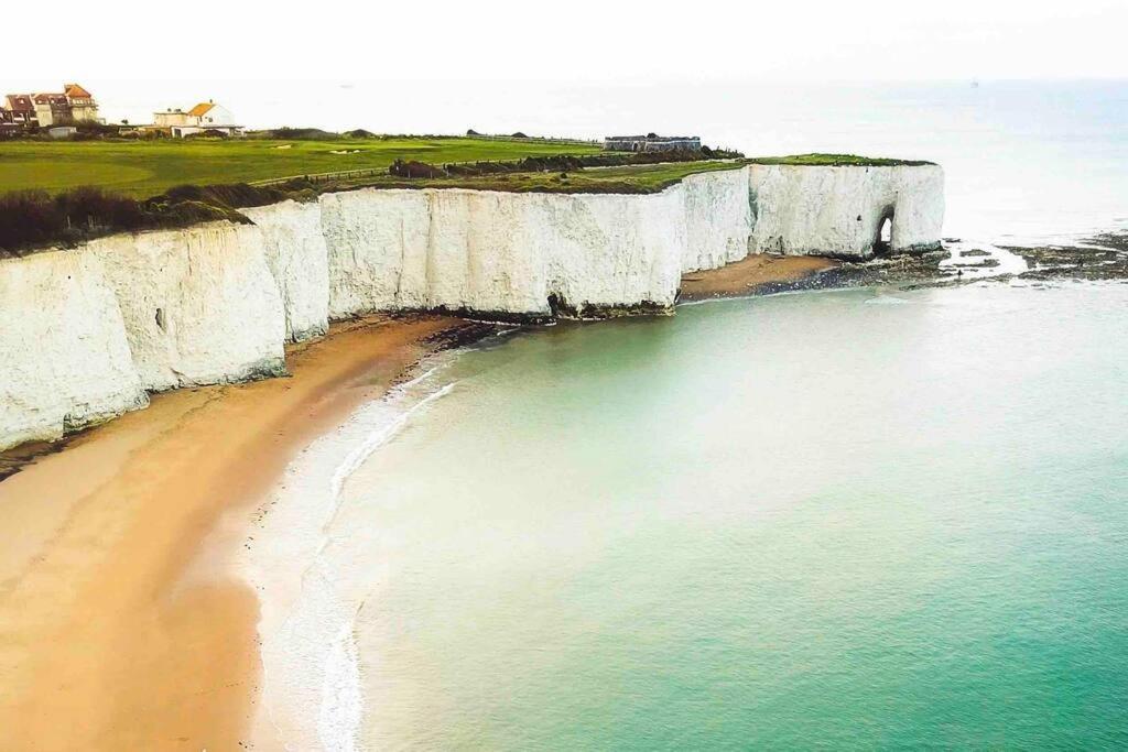 Central, Seaview Apartment, 3 Beds, 2 Baths, Kid & Dog Friendly At The Lookout Broadstairs Dış mekan fotoğraf